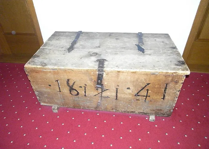 Отель Chalet-hotel Larix 3*