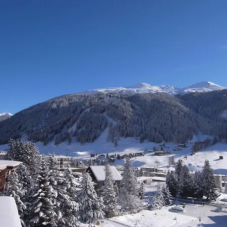 فندق Chalet-hotel Larix دافوس