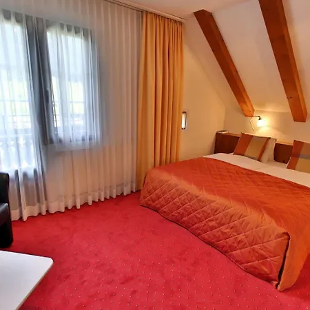ホテル Chalet-hotel Larix 3*